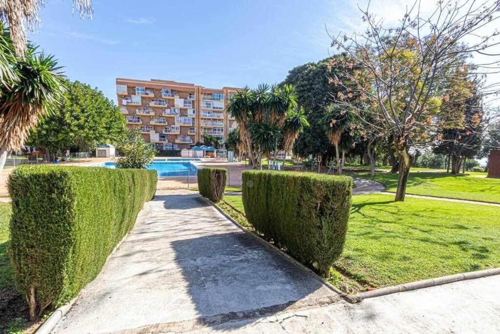 797 Holiday Rentals - Equipado Estudio Cerca Del Parque La Paloma Benalmadena Luaran gambar