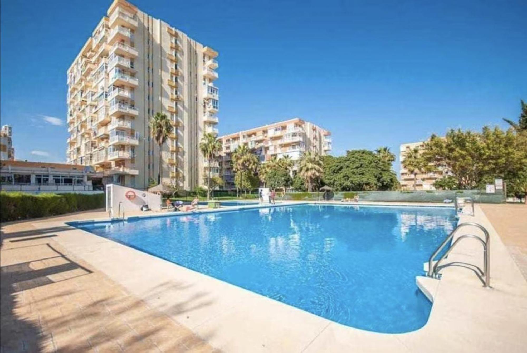 797 Holiday Rentals - Equipado Estudio Cerca Del Parque La Paloma Benalmadena Luaran gambar