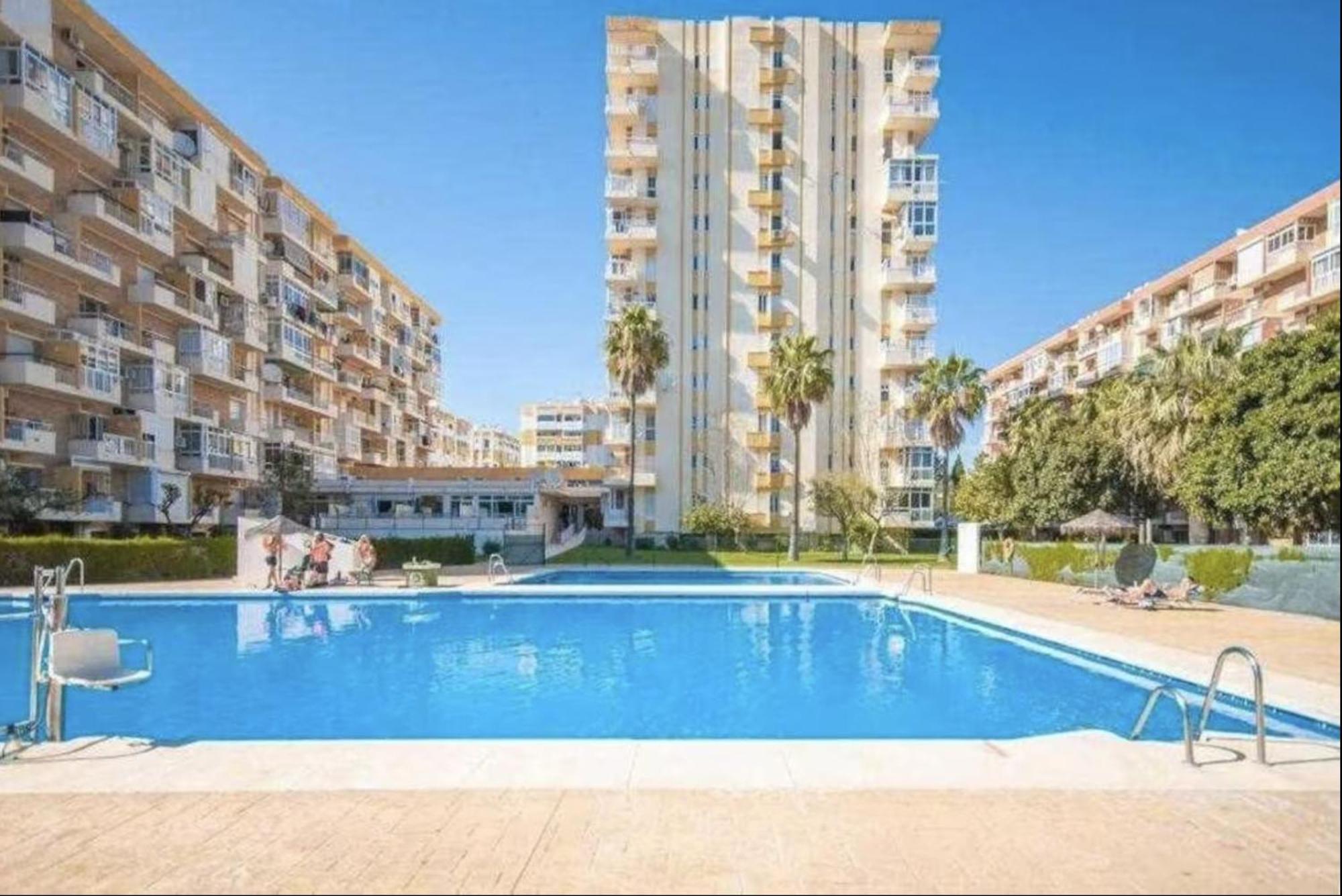 797 Holiday Rentals - Equipado Estudio Cerca Del Parque La Paloma Benalmadena Luaran gambar